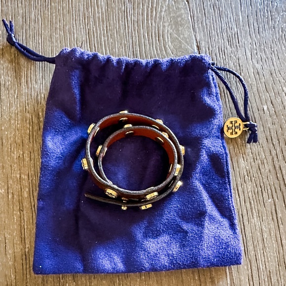HP🎉Tory Buch Miller Double Wrap Brown Leather Logo Stud Bracelet - Picture 6 of 7
